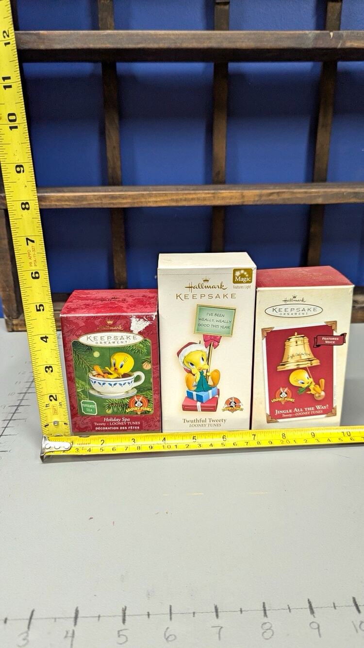 Hallmark Keepsake Looney Tunes Tweety Christmas Ornaments Lot of 3 Lighted Sound